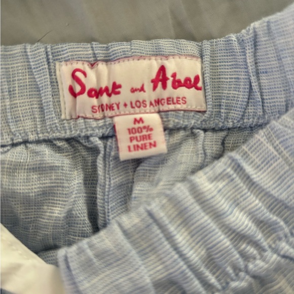 Sant and Abel 100% Linen Blue Tank With Golden Embroidered Crown & Shorts - Picture 6 of 7